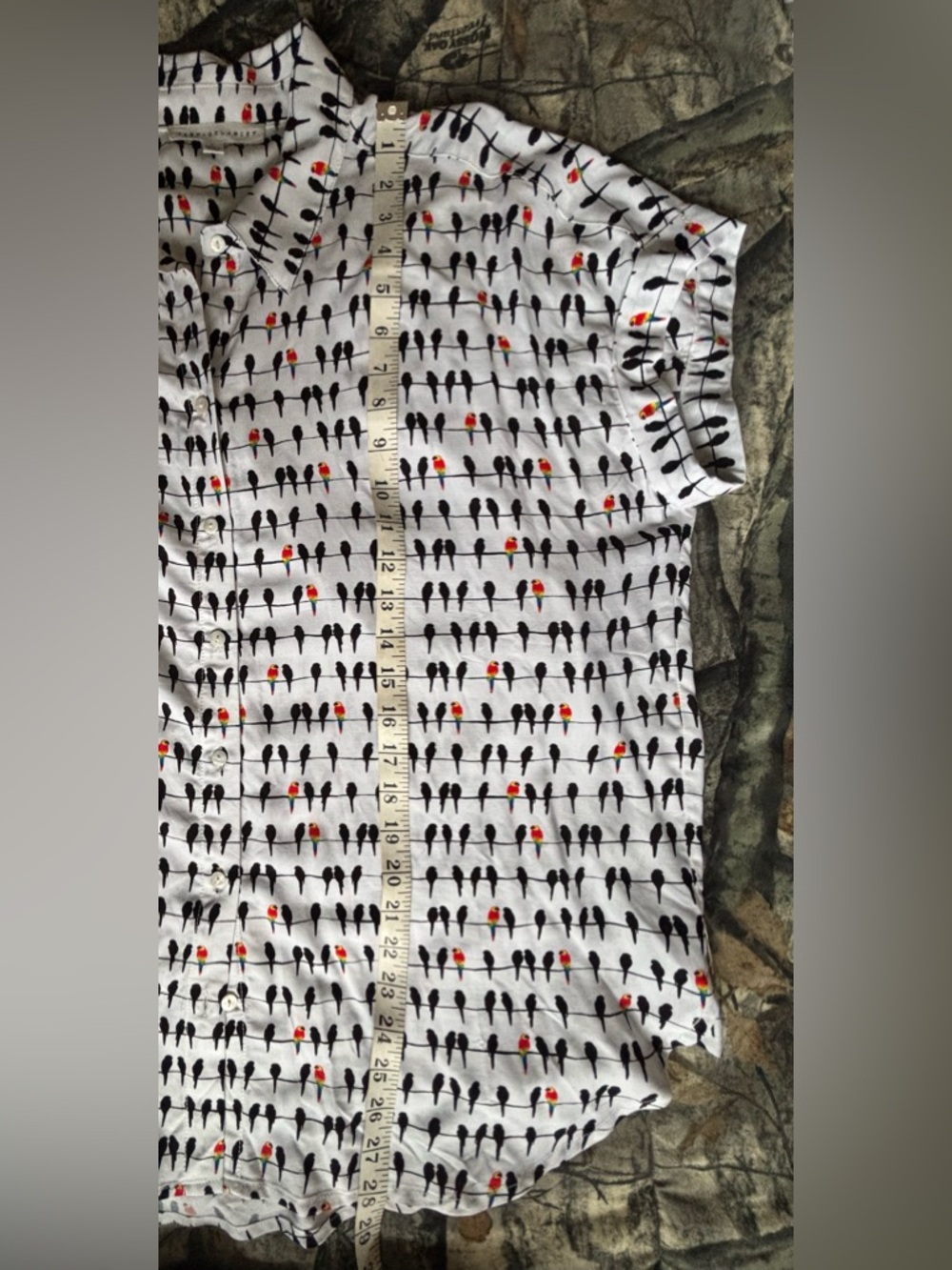NWOT Jane and Delancey White Button-Down Shirt with Multicolor Parrot Print - Picture 5 of 5